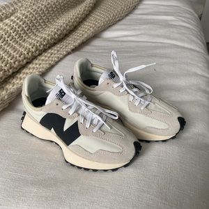 New Balance 327 Sneakers